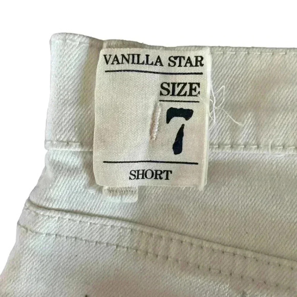 Vanilla Star boho Crochet Front Cut Off cream sz 7 
Denim Shorts NWOT super cute - Picture 4 of 8